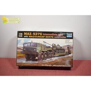 Trumpeter MAZ-537G with MAZ/ChMZAP-5247G Semitrailer Model 1/35 (Package Wear)